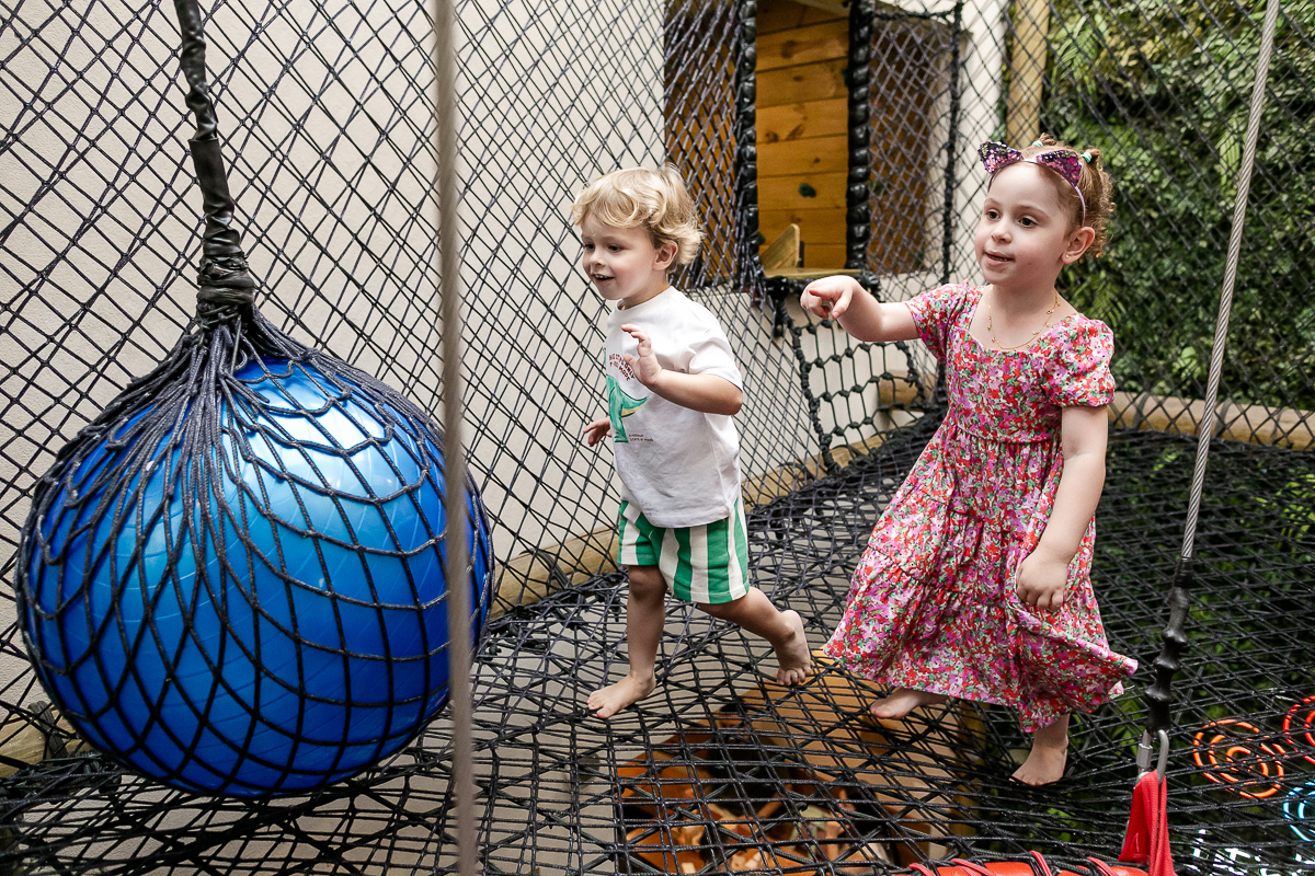 fotografias do aniversário de 3 anos do gabriel com o tema dinossauros no buffet espaço trilegria no morumbi zona sul de sao paulo sp