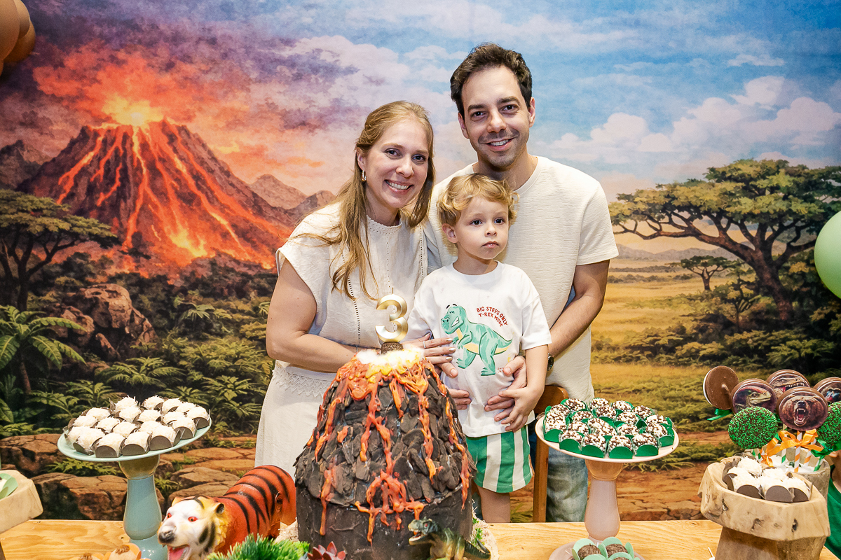 fotografias do aniversário de 3 anos do gabriel com o tema dinossauros no buffet espaço trilegria no morumbi zona sul de sao paulo sp