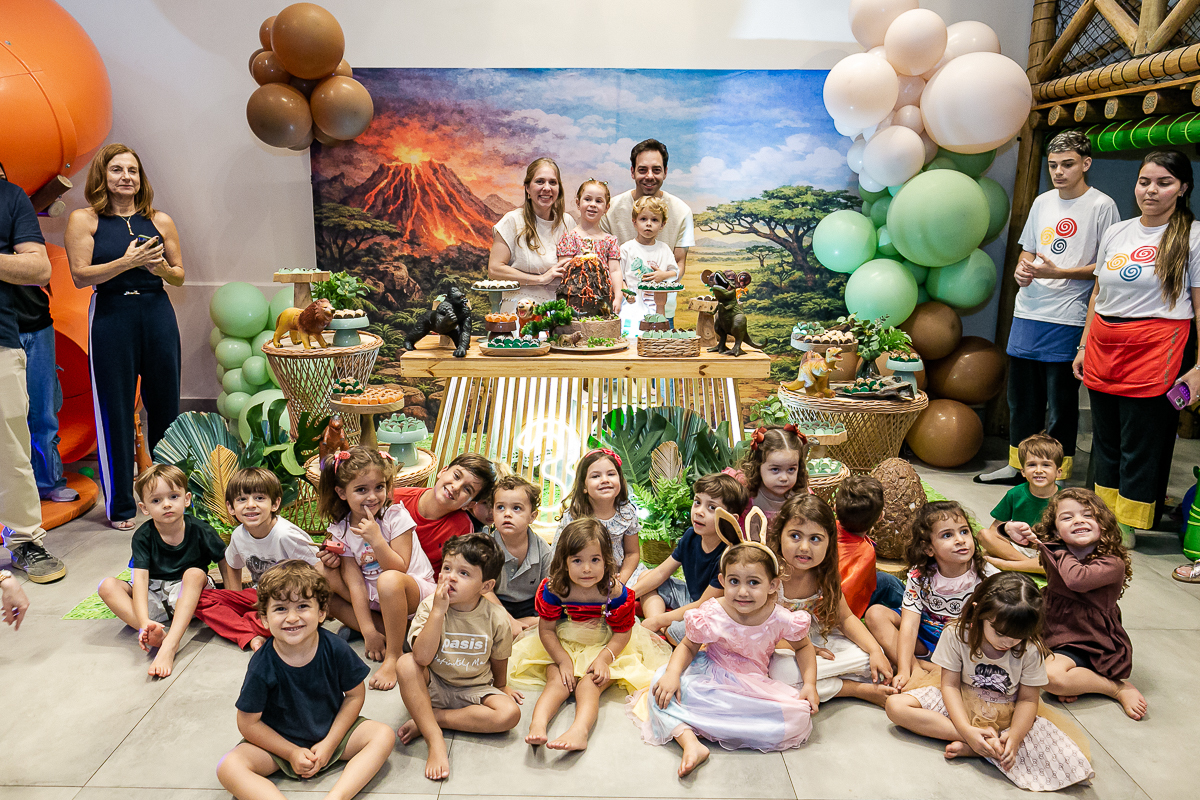 fotografias do aniversário de 3 anos do gabriel com o tema dinossauros no buffet espaço trilegria no morumbi zona sul de sao paulo sp