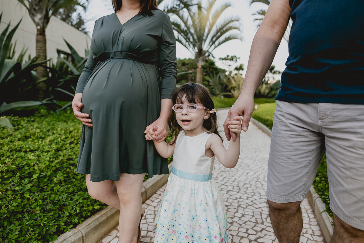 de maos dadas passeando