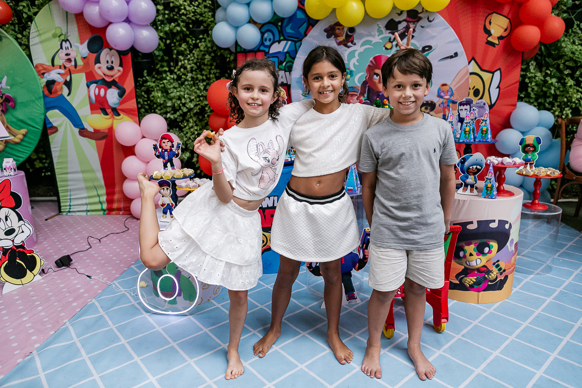 fotografias do aniversário de 8 anos do gabriel e 2 anos da leticia com o tema brawl star e mickey mouse no buffet espaço la vem o sol na vila olimpia zona sul de sao paulo sp