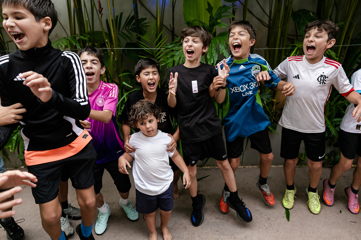 fotografias do aniversário de 11 anos do josé henrique no quintal de casa em são paulo sp