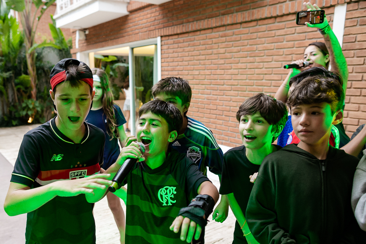 fotografias do aniversário de 11 anos do josé henrique no quintal de casa em são paulo sp