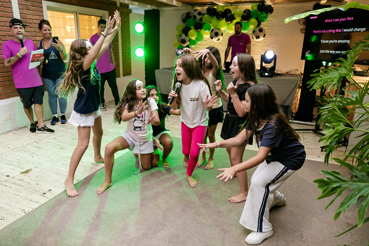 fotografias do aniversário de 11 anos do josé henrique no quintal de casa em são paulo sp