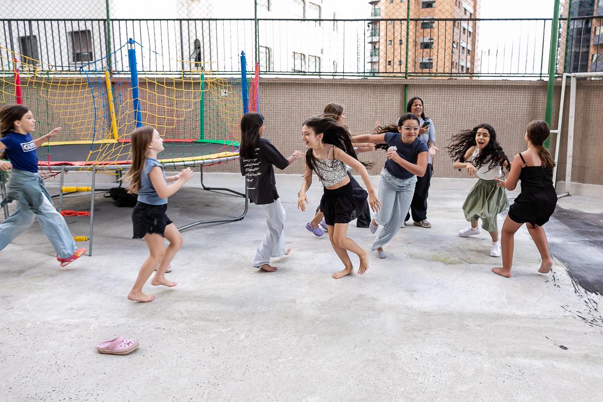 fotografias do aniversário de 10 anos da beatriz no salão de festas do prédio em santana zona norte de são paulo sp