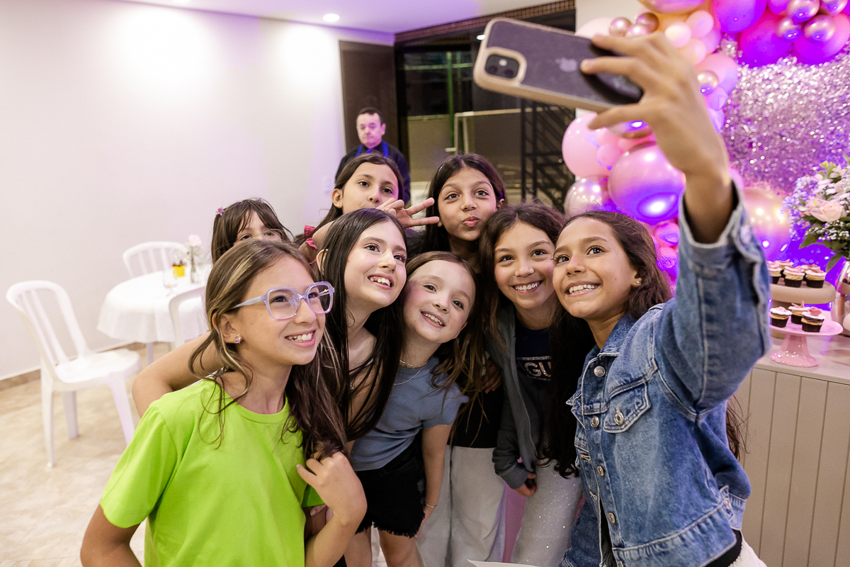 fotografias do aniversário de 10 anos da beatriz no salão de festas do prédio em santana zona norte de são paulo sp