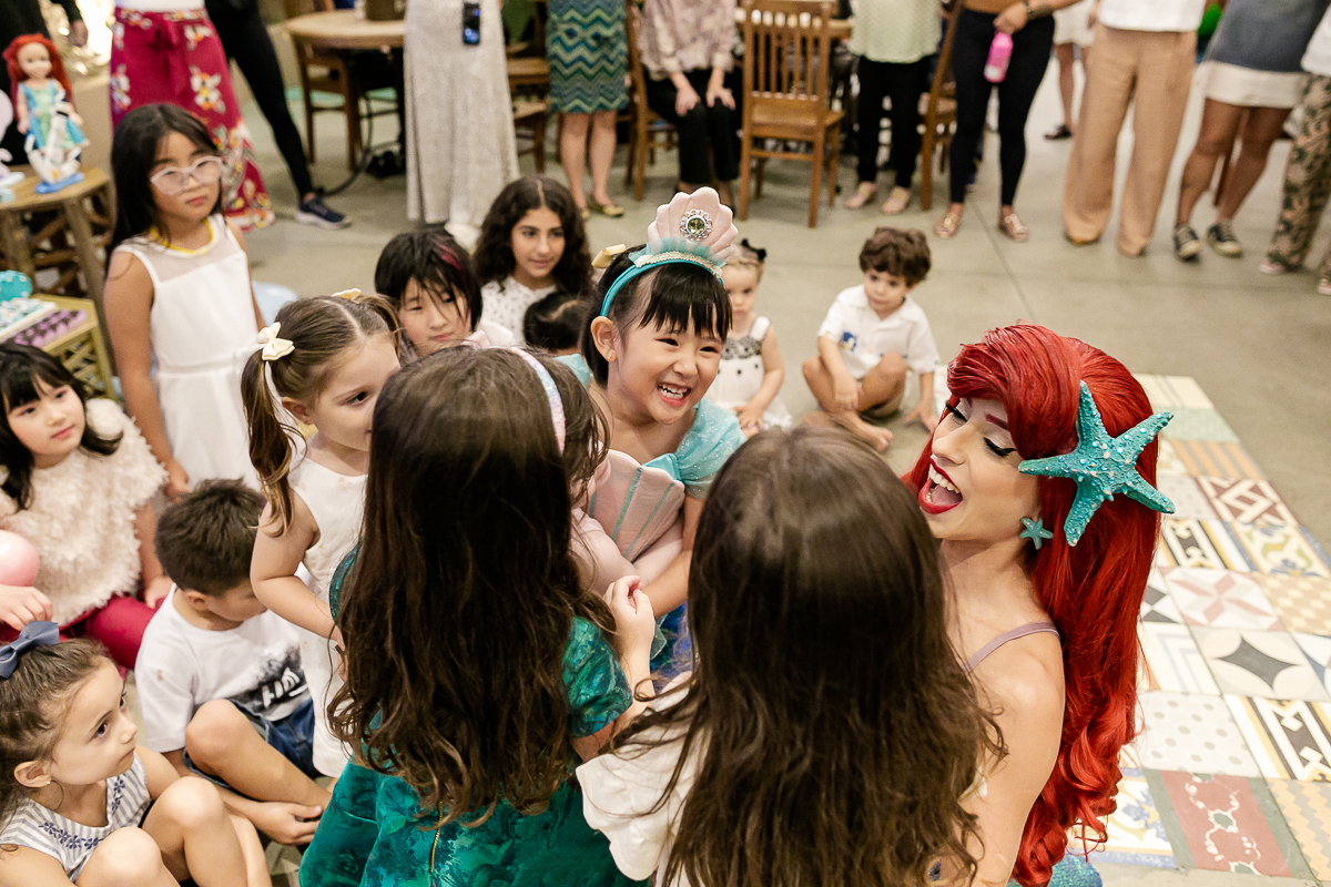 fotografias do aniversário de 4 anos da bianca com o tema pequena sereia ariel no buffet espaço formigueiro unidade vila olimpia zona sul de sao paulo sp