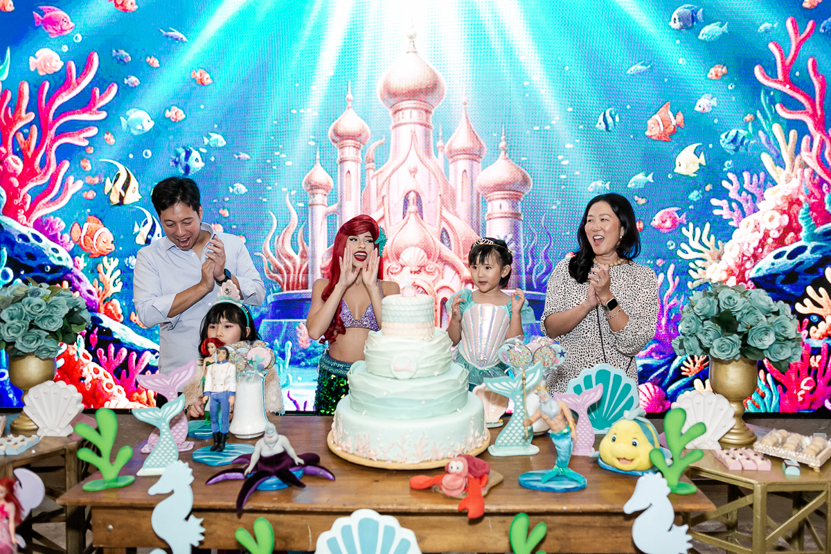 fotografias do aniversário de 4 anos da bianca com o tema pequena sereia ariel no buffet espaço formigueiro unidade vila olimpia zona sul de sao paulo sp