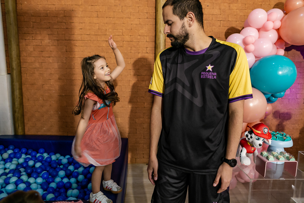 fotografias do aniversário de 5 anos da alice com o tema patrulha canina no buffet terralegria no bairro indianopolis zona sul sao paulo sp