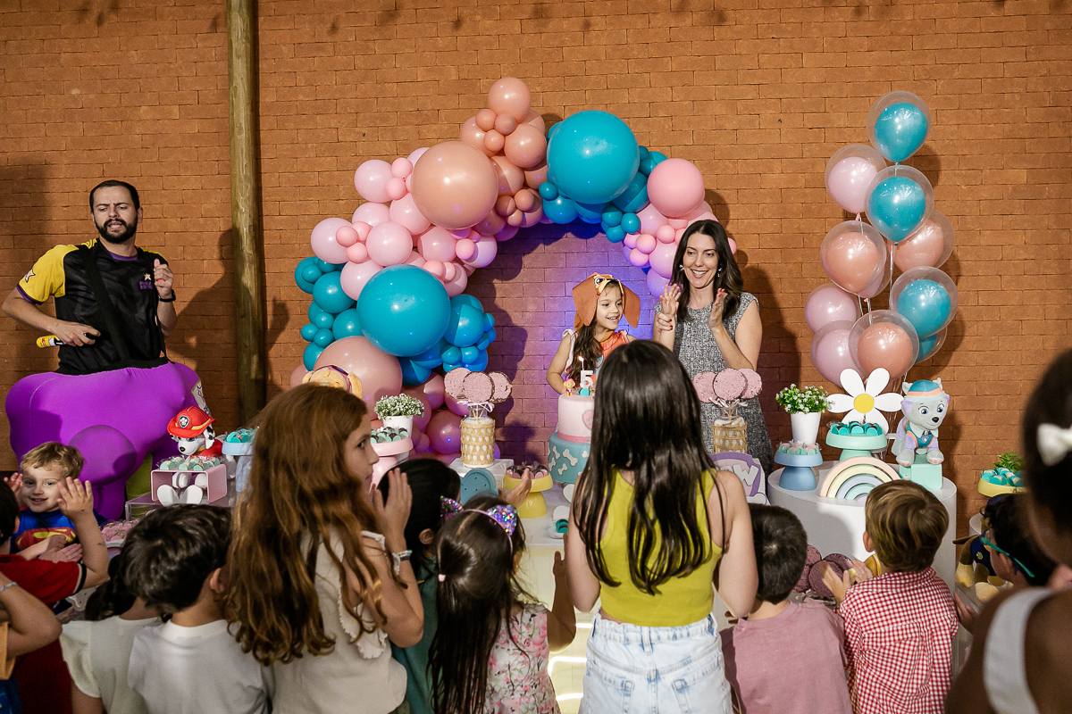 fotografias do aniversário de 5 anos da alice com o tema patrulha canina no buffet terralegria no bairro indianopolis zona sul sao paulo sp