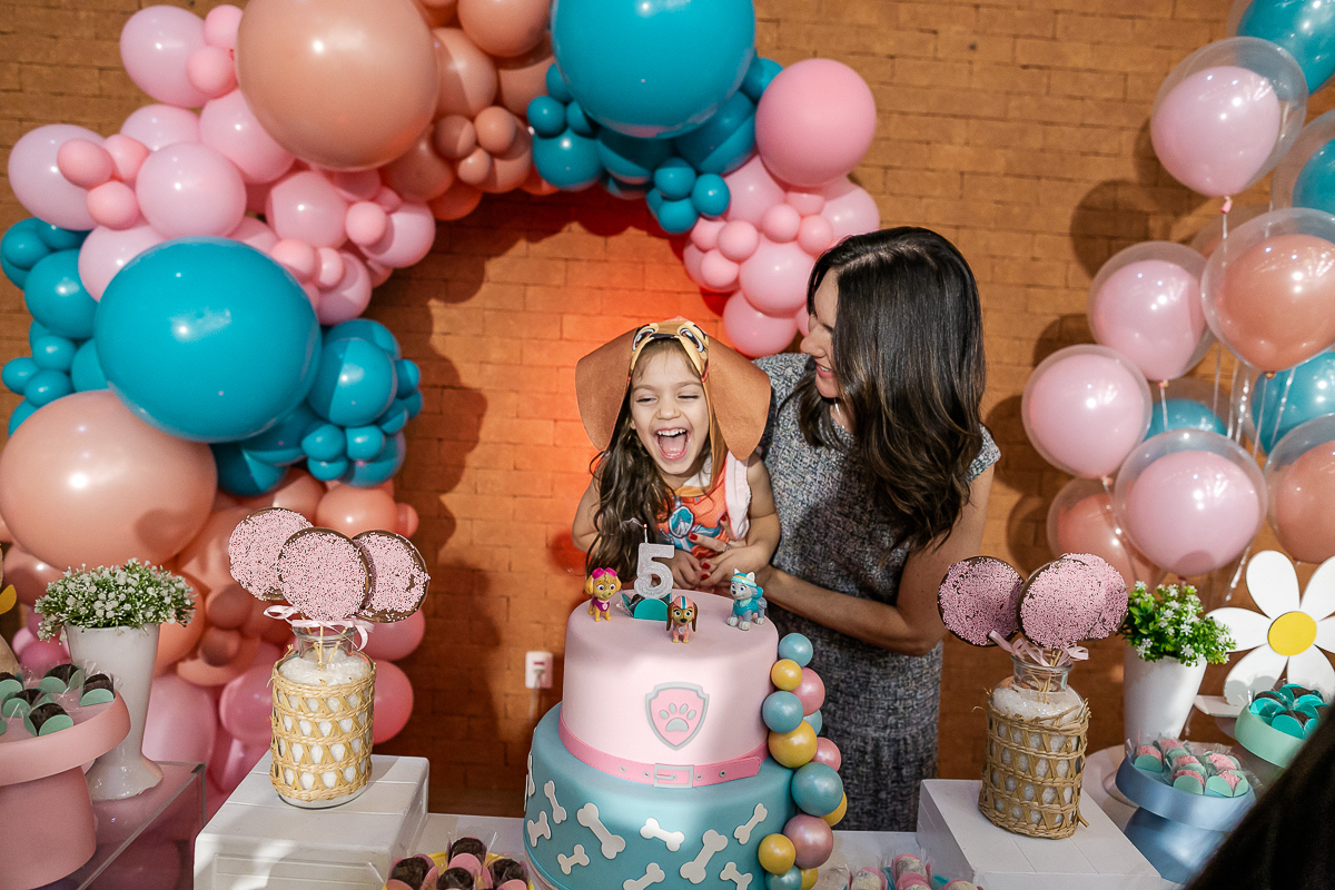 fotografias do aniversário de 5 anos da alice com o tema patrulha canina no buffet terralegria no bairro indianopolis zona sul sao paulo sp