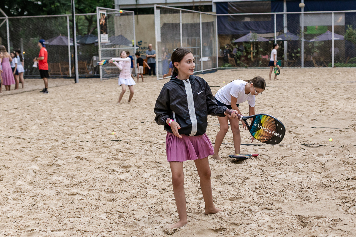fotografias do aniversário de 11 anos da luiza com o tema beach tenis na arena jk calçadão no itaim bibi zona sul de sao paulo sp