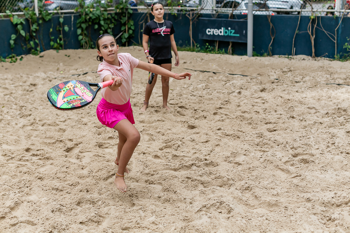 fotografias do aniversário de 11 anos da luiza com o tema beach tenis na arena jk calçadão no itaim bibi zona sul de sao paulo sp