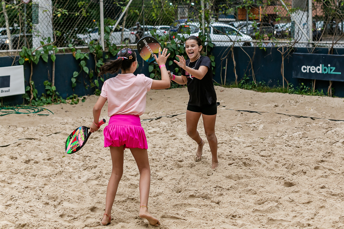 fotografias do aniversário de 11 anos da luiza com o tema beach tenis na arena jk calçadão no itaim bibi zona sul de sao paulo sp