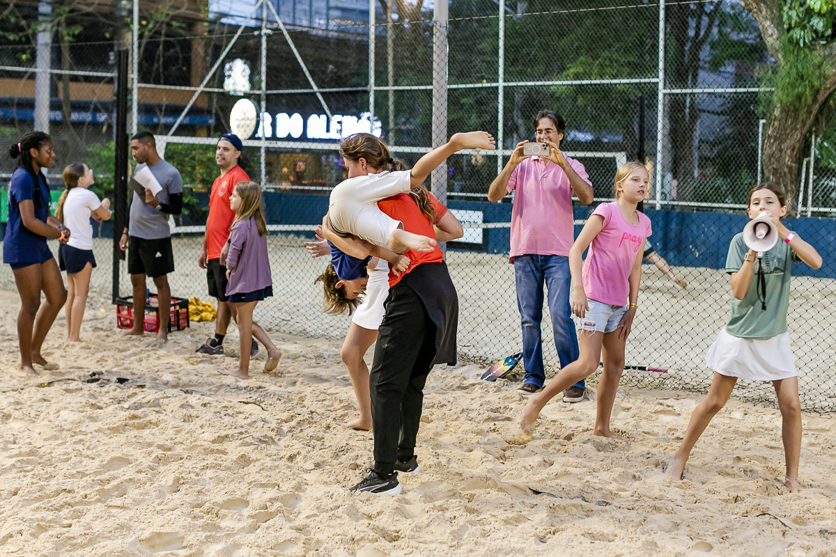 fotografias do aniversário de 11 anos da luiza com o tema beach tenis na arena jk calçadão no itaim bibi zona sul de sao paulo sp