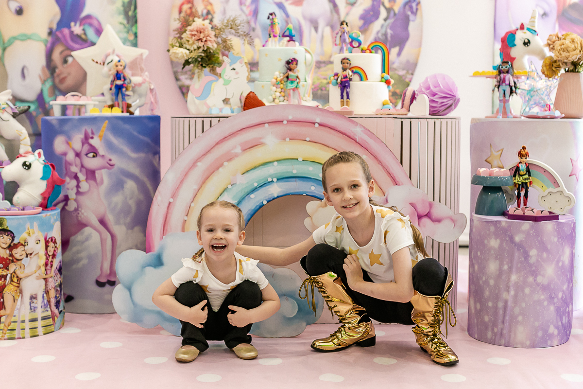 fotografias do aniversário de 4 anos da giulia e 8 anos da sofia com o tema unicornio no buffet espaço bumxicabum localizado em santana zona norte de sao paulo sp
