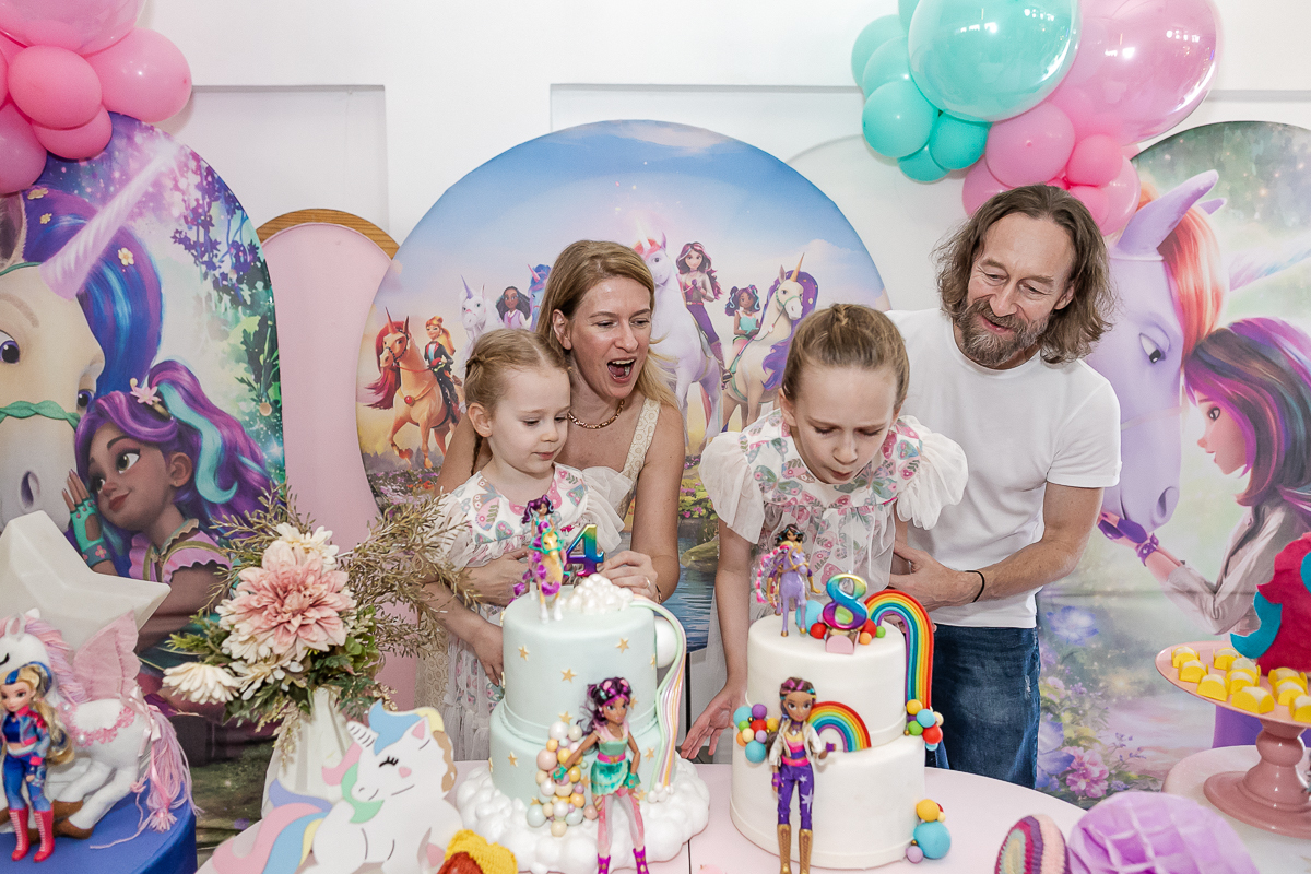 fotografias do aniversário de 4 anos da giulia e 8 anos da sofia com o tema unicornio no buffet espaço bumxicabum localizado em santana zona norte de sao paulo sp