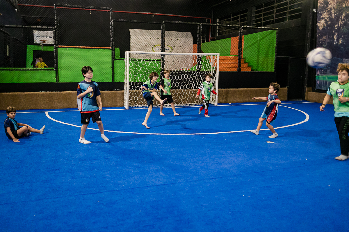 fotografias do aniversário de 7 anos do joão henrique com o tema copa do mundo de futebol na br arena zona sul de sao paulo sp
