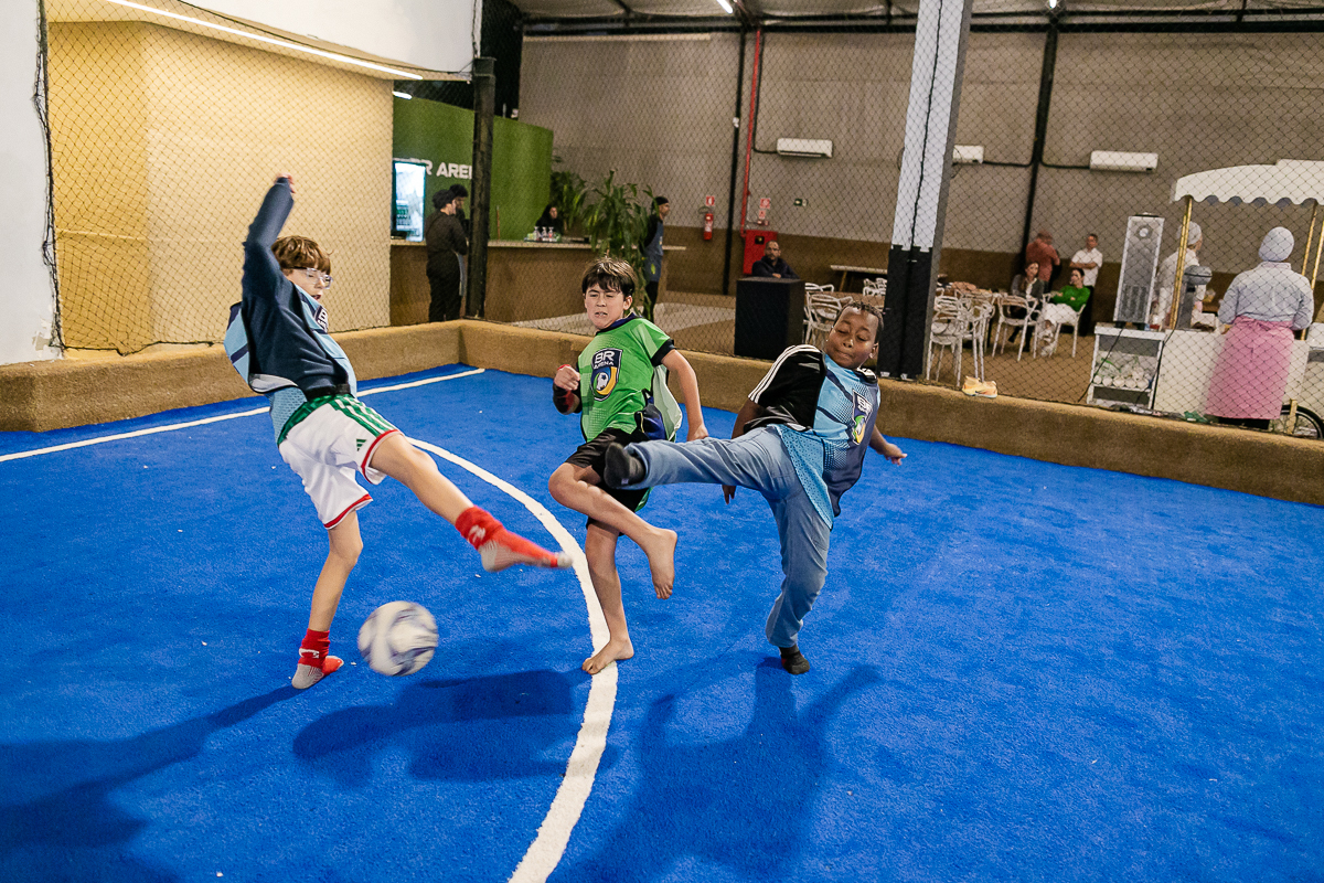 fotografias do aniversário de 7 anos do joão henrique com o tema copa do mundo de futebol na br arena zona sul de sao paulo sp