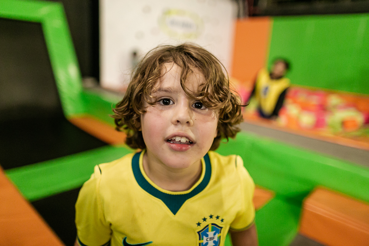 fotografias do aniversário de 7 anos do joão henrique com o tema copa do mundo de futebol na br arena zona sul de sao paulo sp