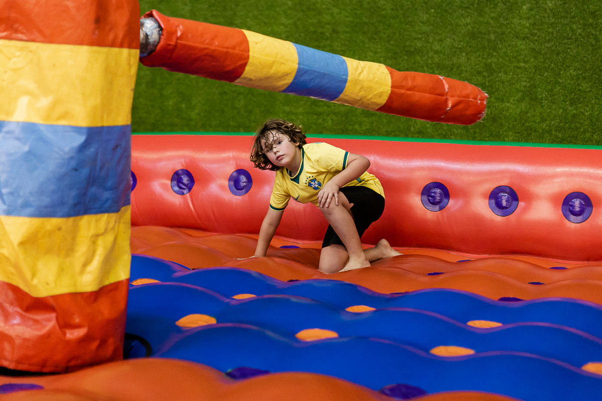 fotografias do aniversário de 7 anos do joão henrique com o tema copa do mundo de futebol na br arena zona sul de sao paulo sp