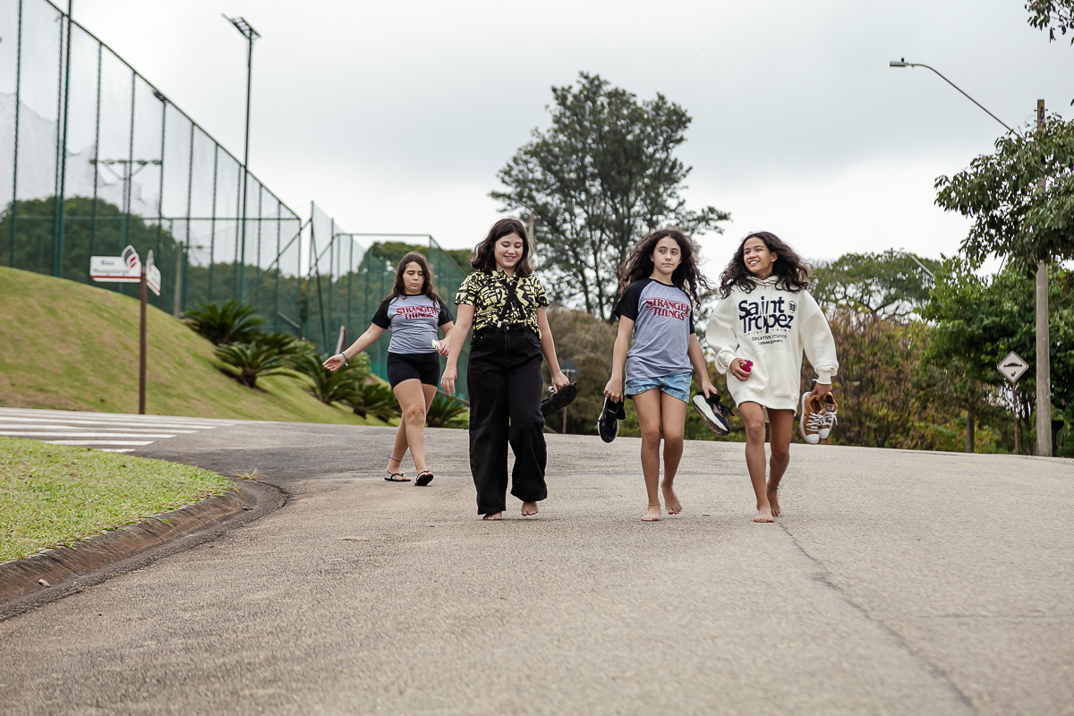 fotografias do aniversário de 11 anos da camilla com o tema strager things no quintal de casa no condominio kurumin em itu sp