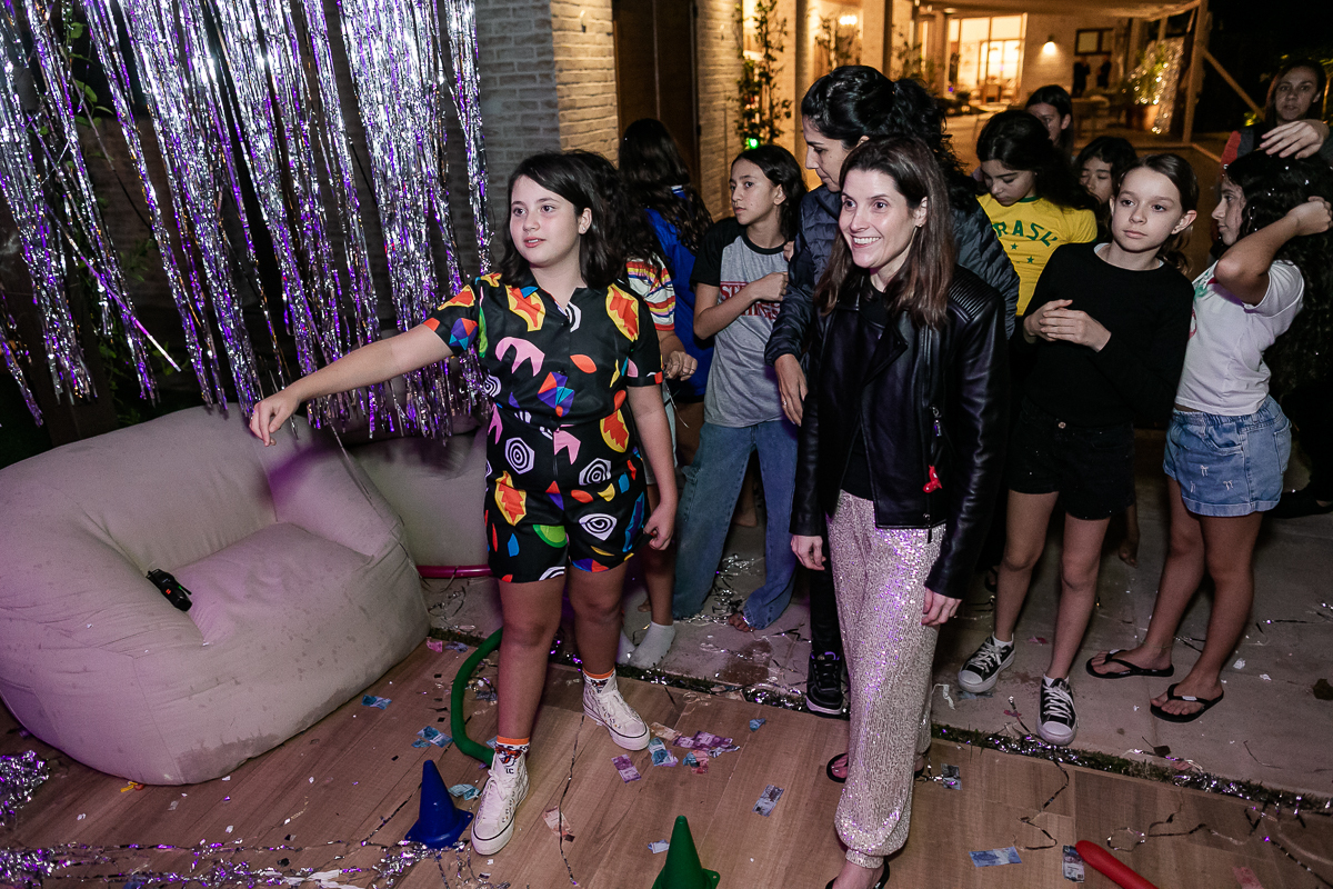 fotografias do aniversário de 11 anos da camilla com o tema strager things no quintal de casa no condominio kurumin em itu sp