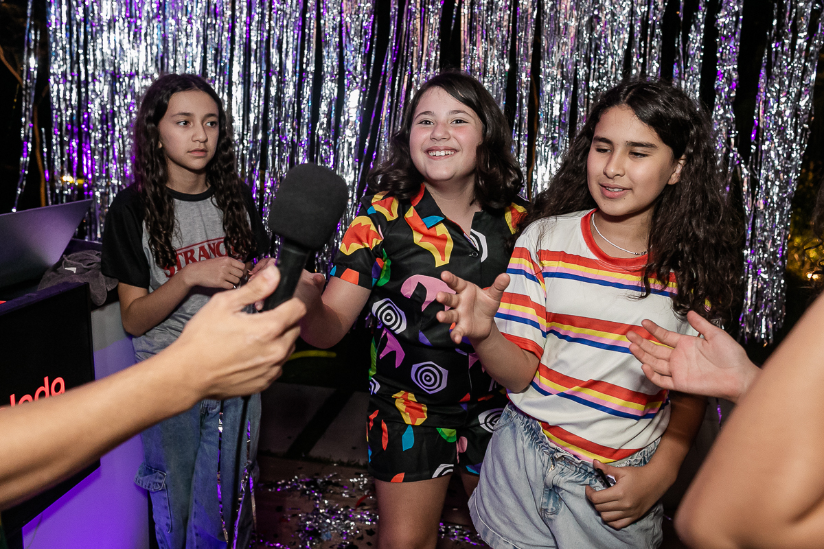 fotografias do aniversário de 11 anos da camilla com o tema strager things no quintal de casa no condominio kurumin em itu sp