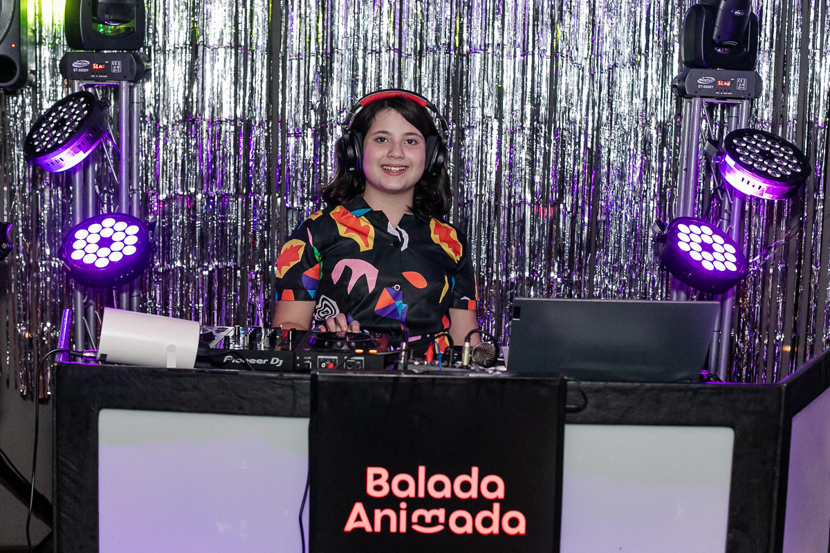 fotografias do aniversário de 11 anos da camilla com o tema strager things no quintal de casa no condominio kurumin em itu sp