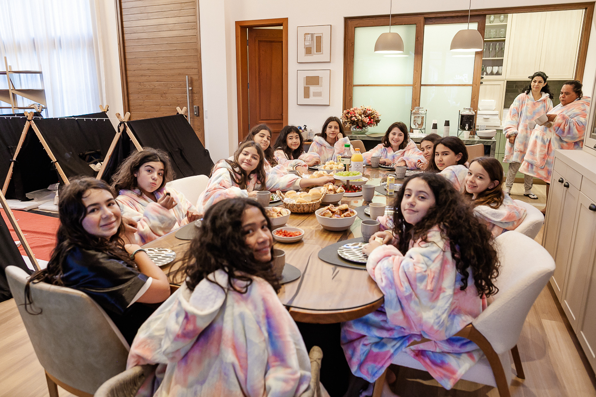 fotografias do aniversário de 11 anos da camilla com o tema strager things no quintal de casa no condominio kurumin em itu sp