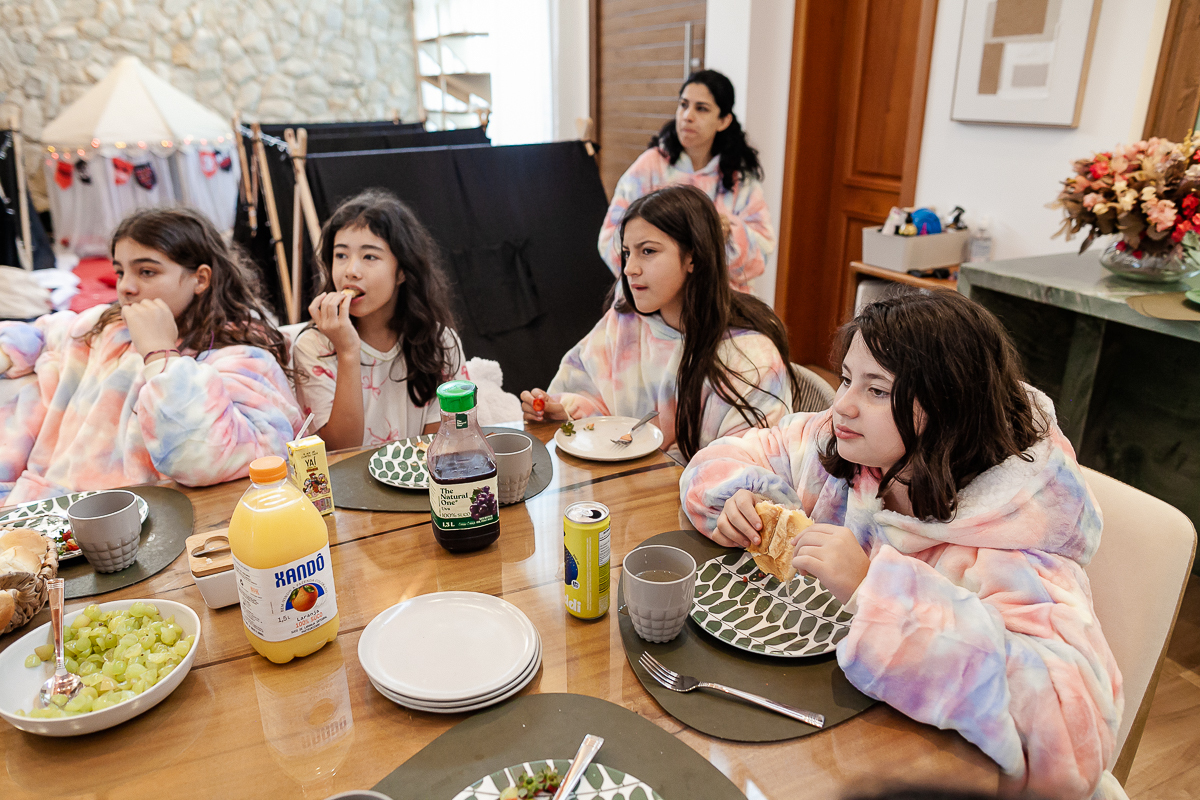 fotografias do aniversário de 11 anos da camilla com o tema strager things no quintal de casa no condominio kurumin em itu sp