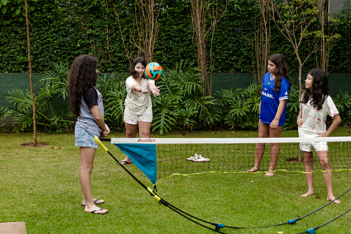 fotografias do aniversário de 11 anos da camilla com o tema strager things no quintal de casa no condominio kurumin em itu sp