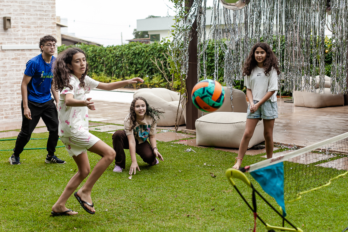 fotografias do aniversário de 11 anos da camilla com o tema strager things no quintal de casa no condominio kurumin em itu sp