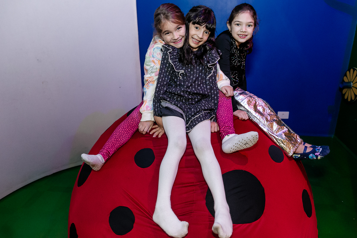 fotografias do aniversário de 7 anos da Alice com o tema hello kit no buffet jardim da manduri no campo belo zona sul de sao paulo sp