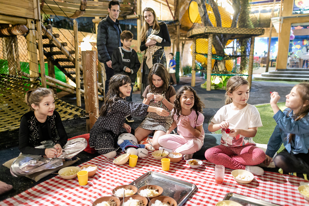 fotografias do aniversário de 7 anos da Alice com o tema hello kit no buffet jardim da manduri no campo belo zona sul de sao paulo sp