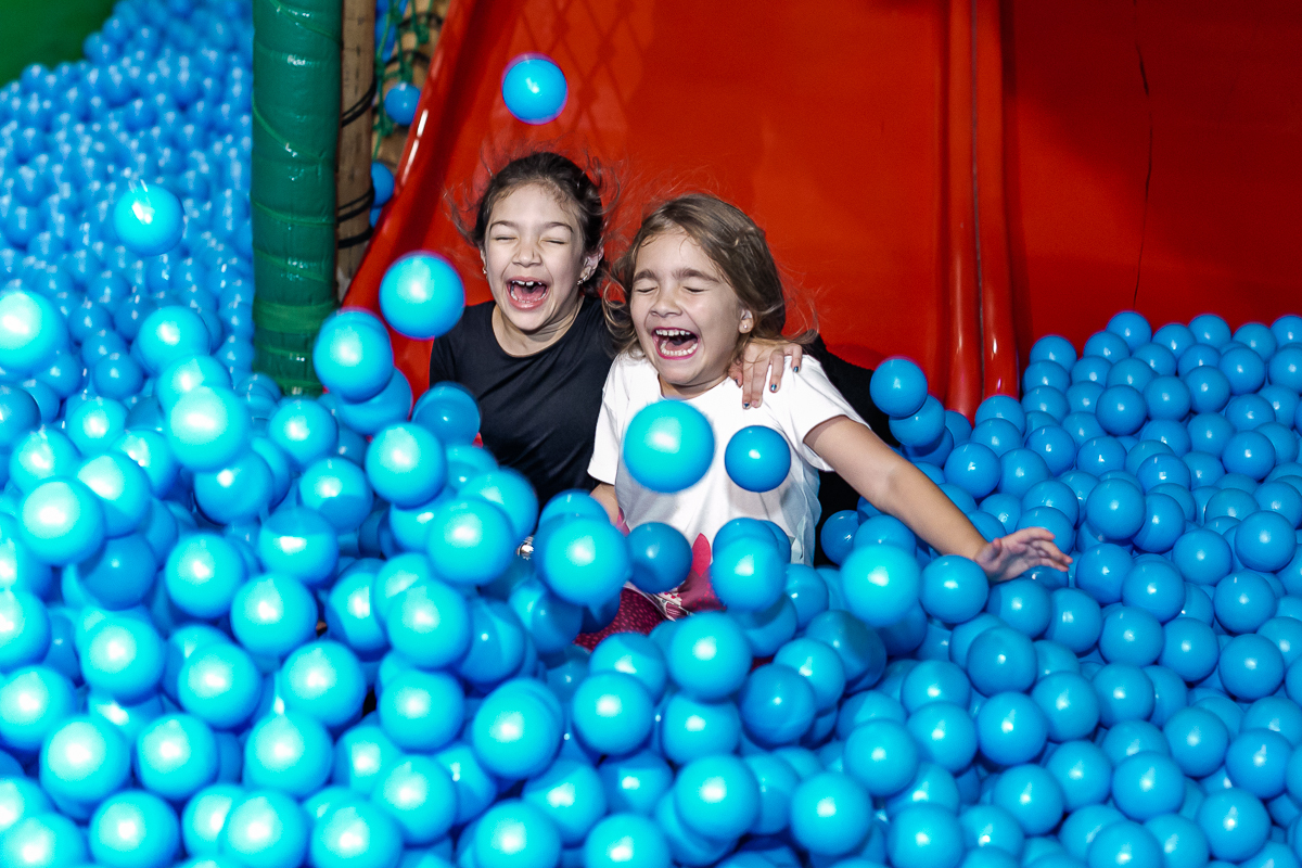 fotografias do aniversário de 7 anos da Alice com o tema hello kit no buffet jardim da manduri no campo belo zona sul de sao paulo sp