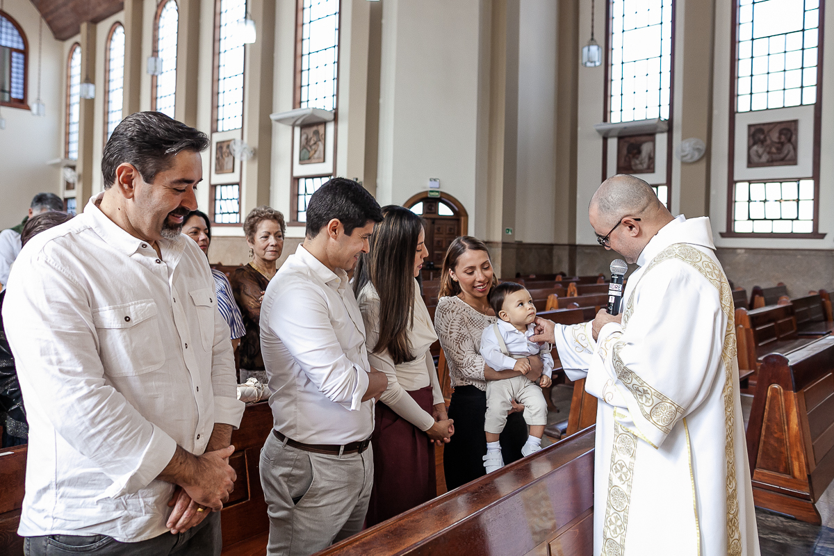 fotografias do batizado do mathias na paróquia nossa senhora de fátima na vila leopoldina zona oeste de são paulo sp