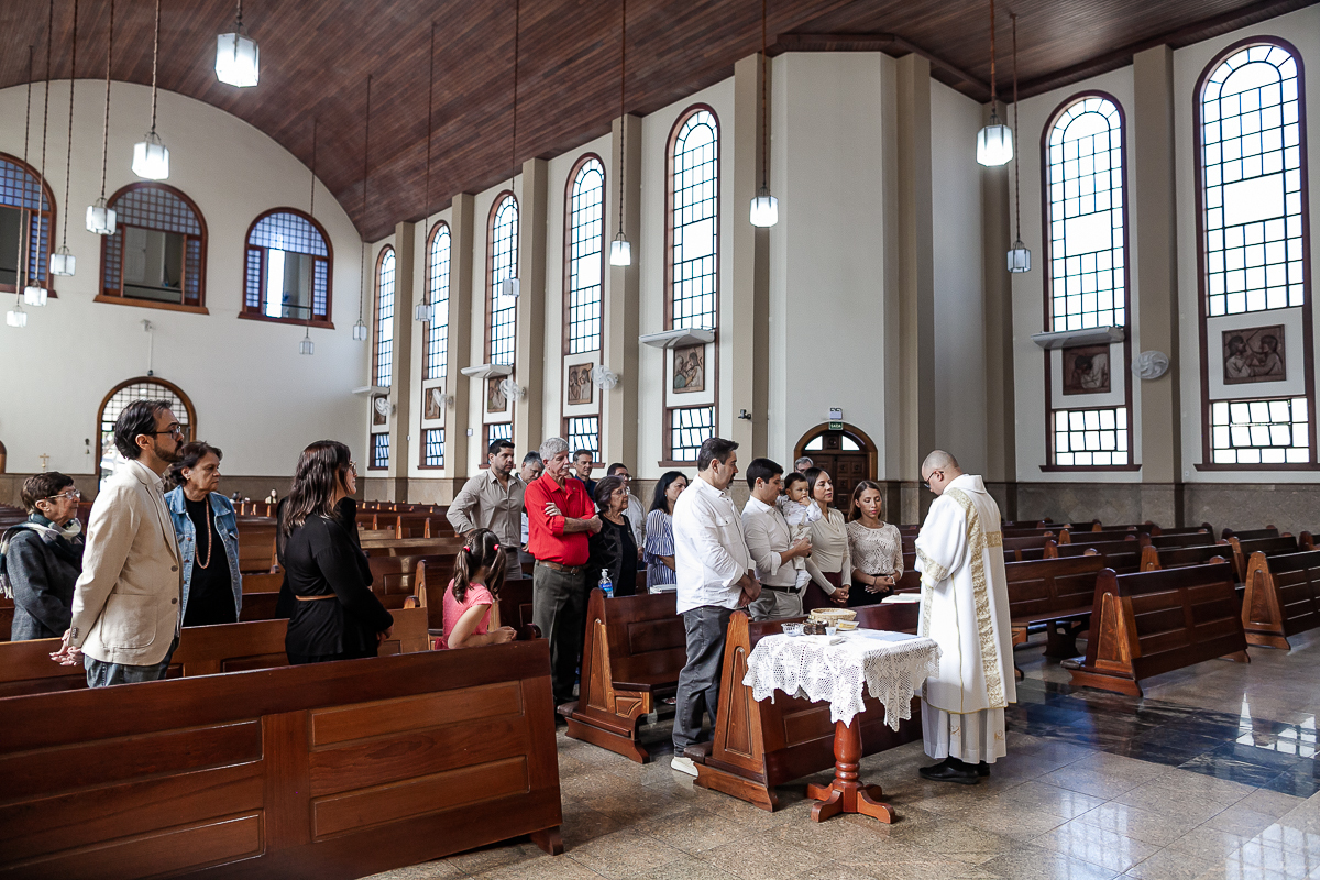 fotografias do batizado do mathias na paróquia nossa senhora de fátima na vila leopoldina zona oeste de são paulo sp