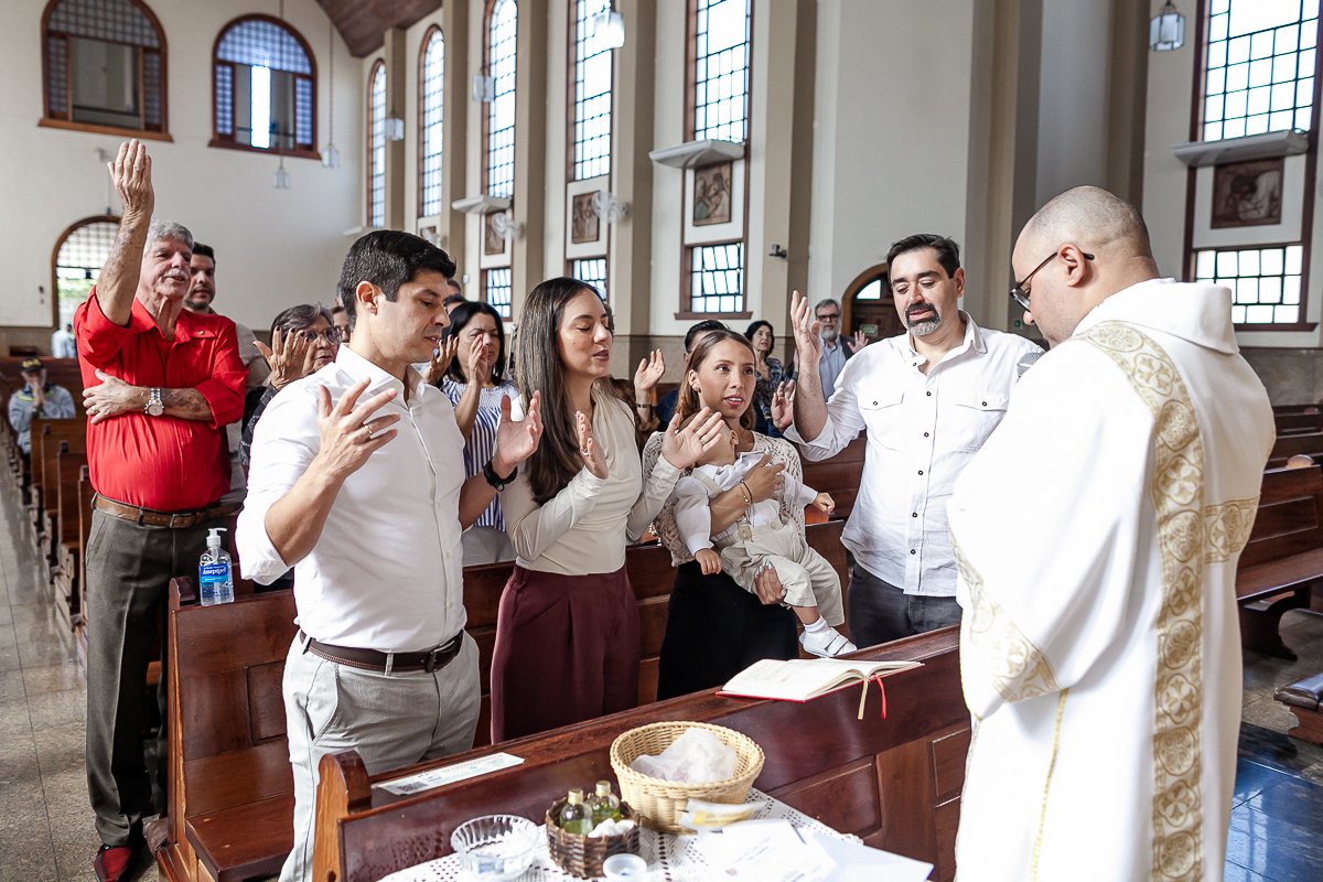 fotografias do batizado do mathias na paróquia nossa senhora de fátima na vila leopoldina zona oeste de são paulo sp