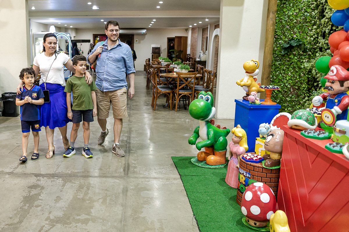 fotografias do aniversário de 8 anos do Frederico com o Tema Mario Bross no buffet Espaço Lá vem o Sol na Vila Olímpia zona sul de São Paulo SP