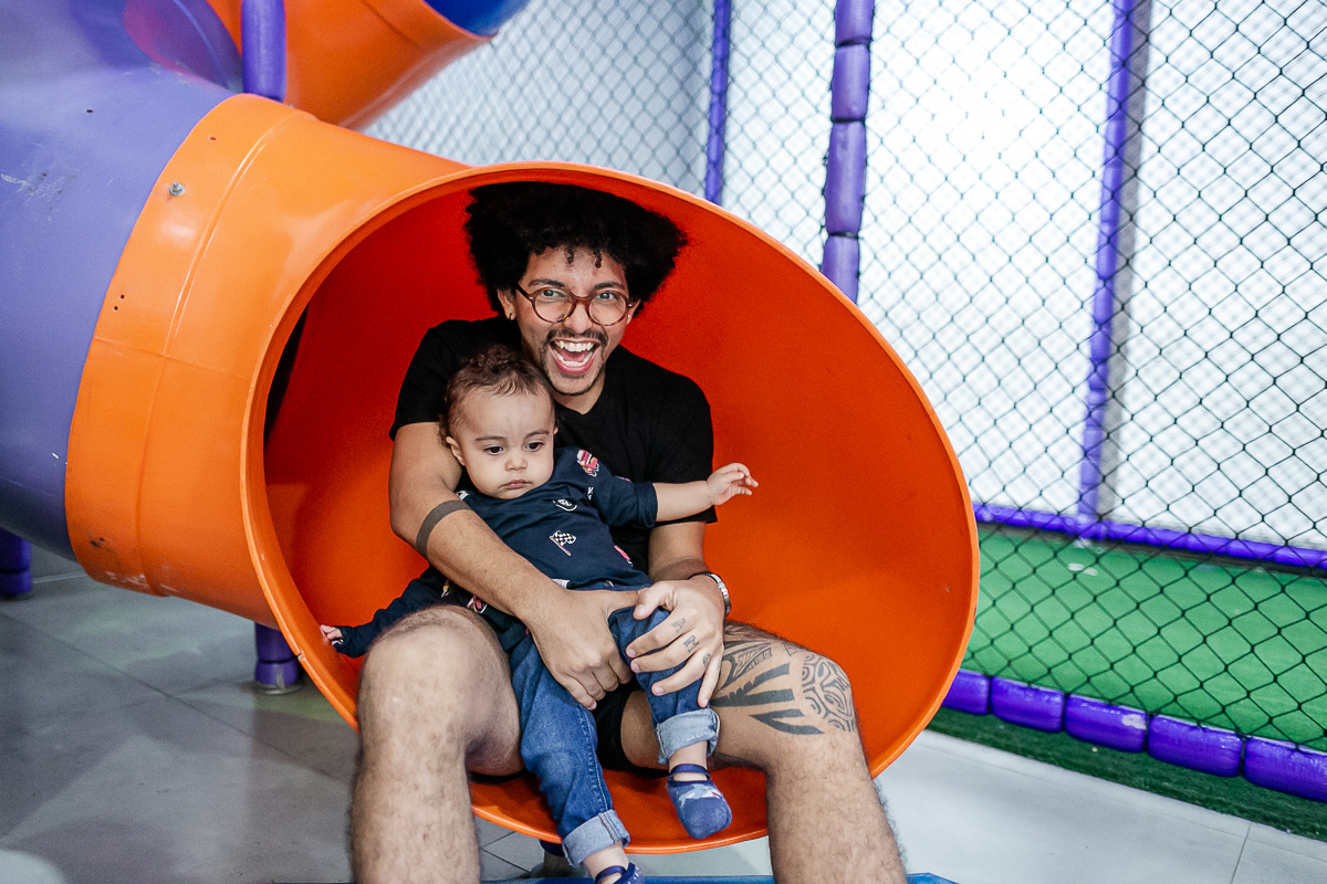 fotografias do aniversário de 4 anos da agatha com o tema carros no buffet caixinha de surpresa no campo belo zona sul de sao paulo sp