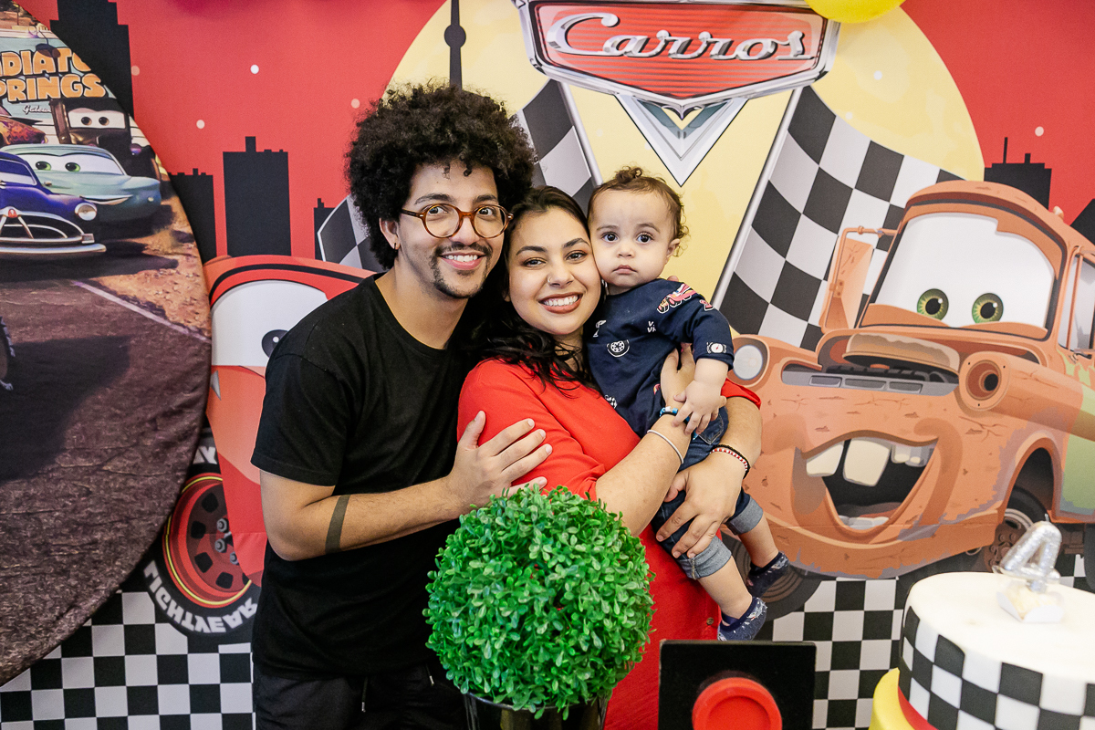 fotografias do aniversário de 4 anos da agatha com o tema carros no buffet caixinha de surpresa no campo belo zona sul de sao paulo sp