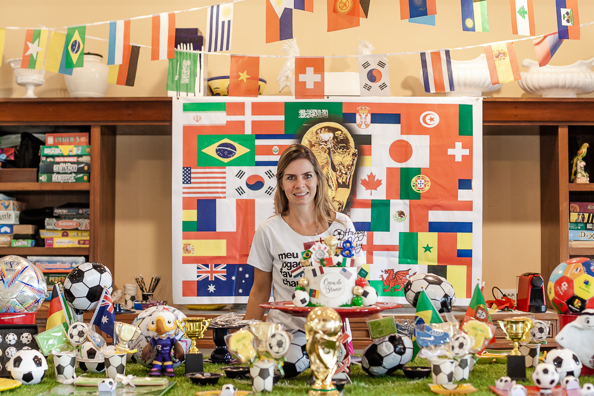 fotografias do aniversário de 8 anos do bruno com o tema copa no mundo no quintal de casa no condominio sao pedro no guaruja sp