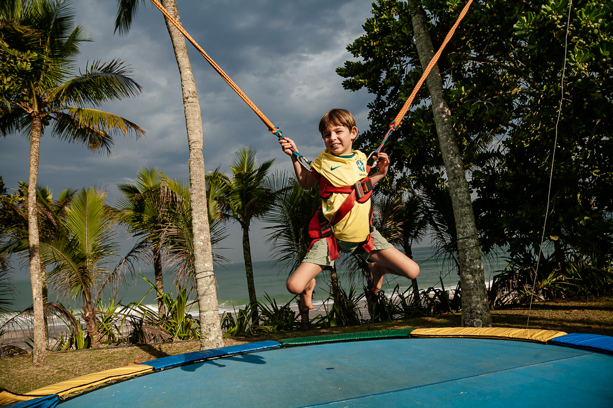 fotografias do aniversário de 8 anos do bruno com o tema copa no mundo no quintal de casa no condominio sao pedro no guaruja sp