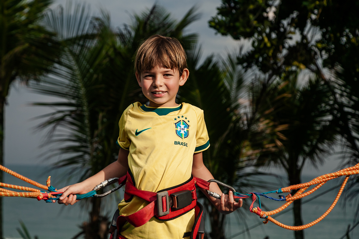 fotografias do aniversário de 8 anos do bruno com o tema copa no mundo no quintal de casa no condominio sao pedro no guaruja sp