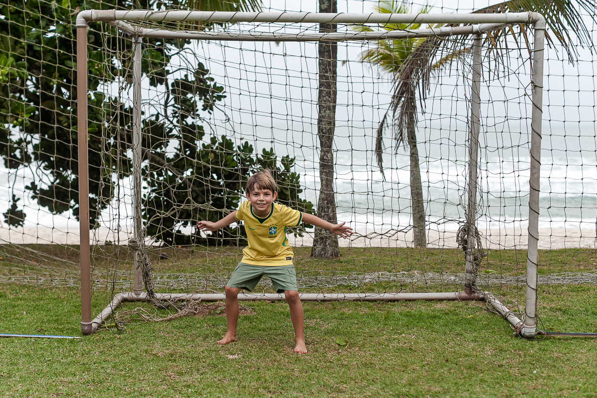 fotografias do aniversário de 8 anos do bruno com o tema copa no mundo no quintal de casa no condominio sao pedro no guaruja sp