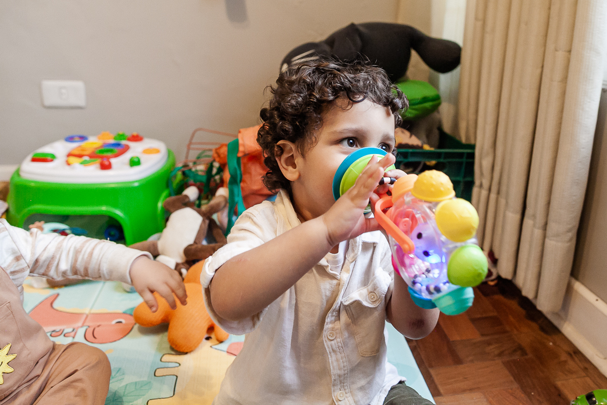 fotografias do aniversário de 1 ano do beni com o tema sol no quintal de casa no bairro do ipiranga zona sul de sao paulo sp