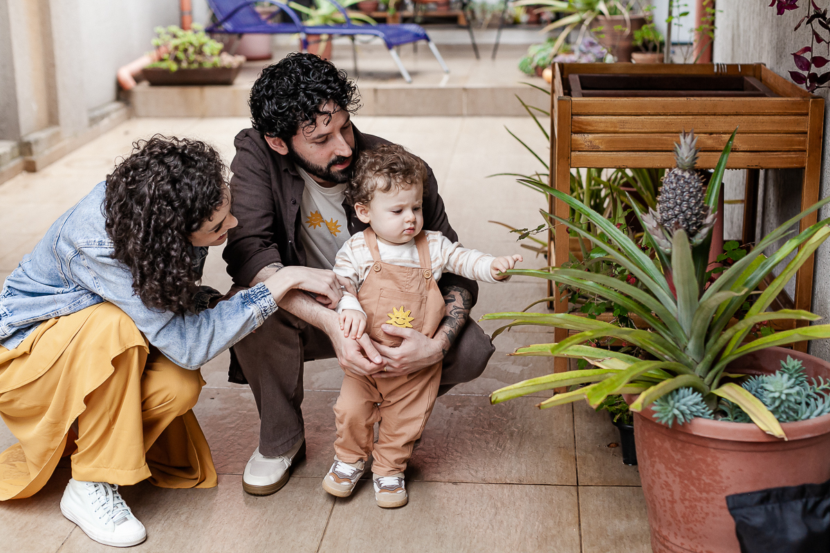 fotografias do aniversário de 1 ano do beni com o tema sol no quintal de casa no bairro do ipiranga zona sul de sao paulo sp