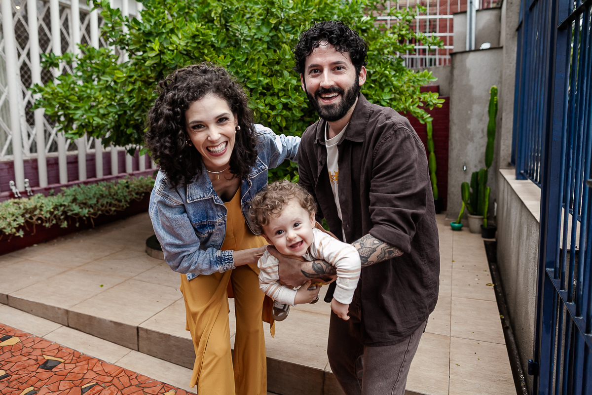 fotografias do aniversário de 1 ano do beni com o tema sol no quintal de casa no bairro do ipiranga zona sul de sao paulo sp