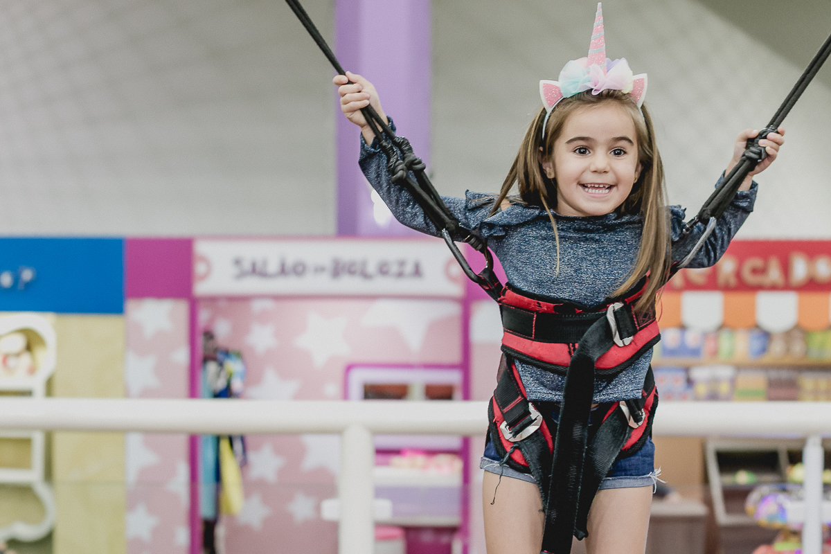 se divertindo no pula pula